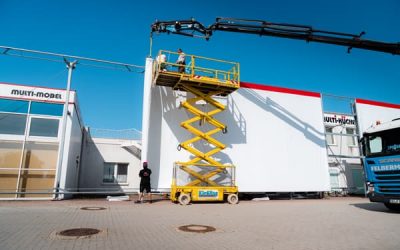 XXL Banner: Textile Facade for Company Multi-Möbel